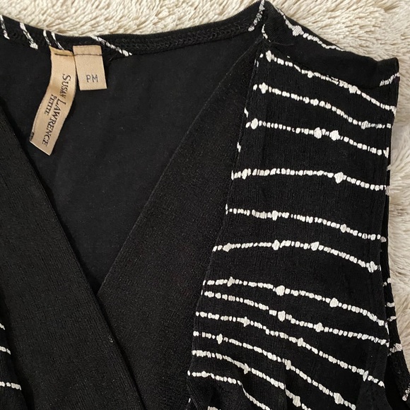 Susan Lawrence V Neck Blouse - Picture 4 of 4